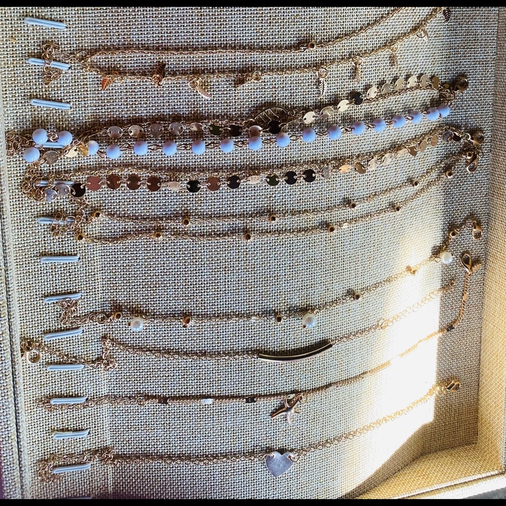 Women’s anklet or ankle bracelet jewelry Gold tone pearls
